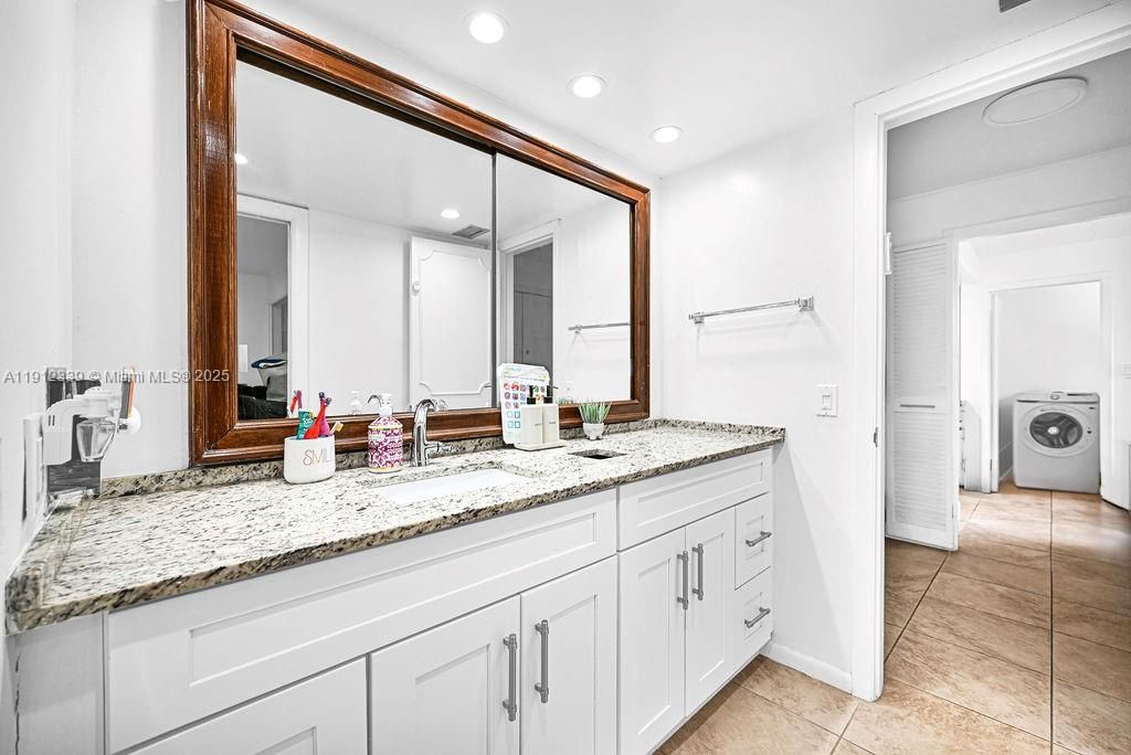 For Sale: $620,000 (2 beds, 2 baths, 2750 Square Feet)