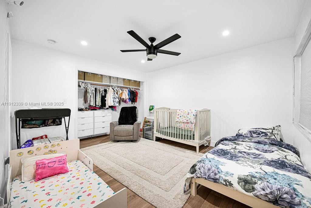 For Sale: $620,000 (2 beds, 2 baths, 2750 Square Feet)