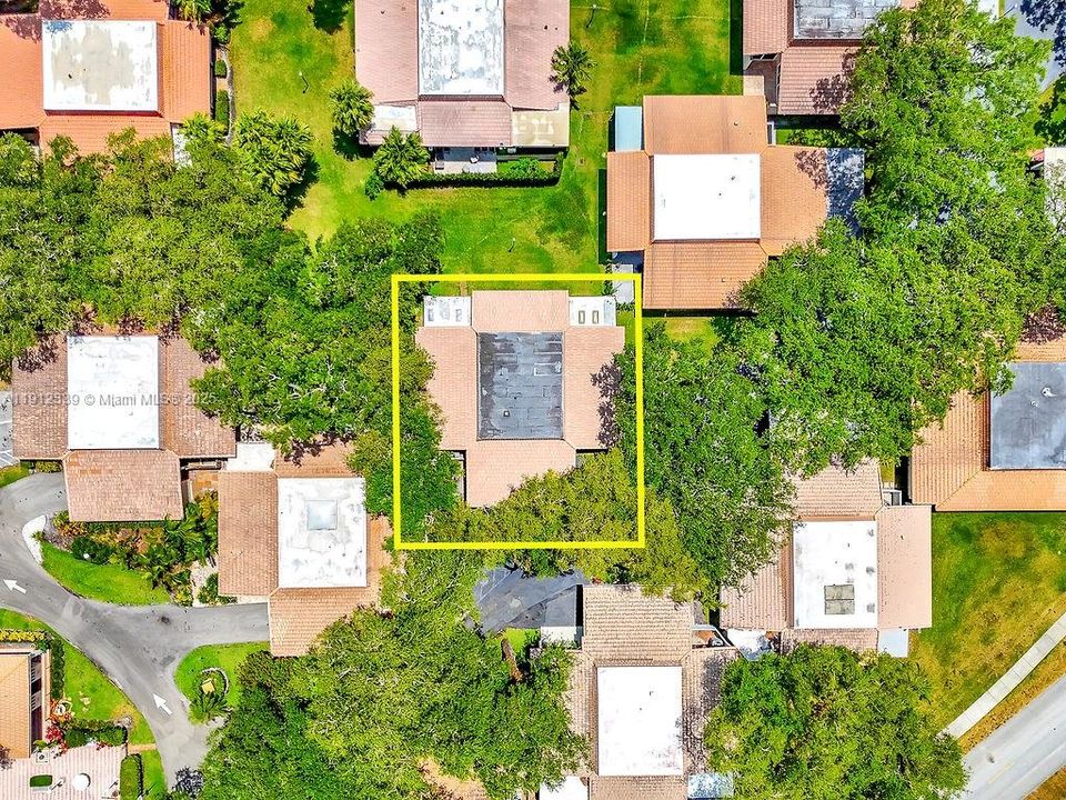 For Sale: $620,000 (2 beds, 2 baths, 2750 Square Feet)