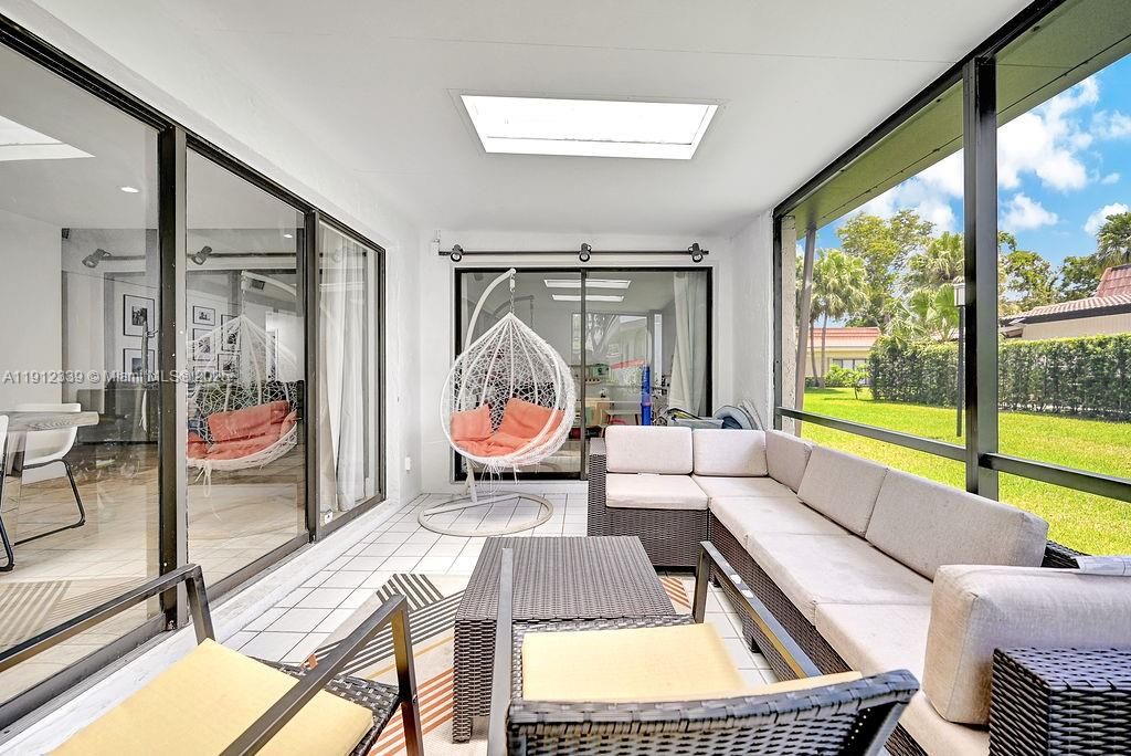 For Sale: $620,000 (2 beds, 2 baths, 2750 Square Feet)