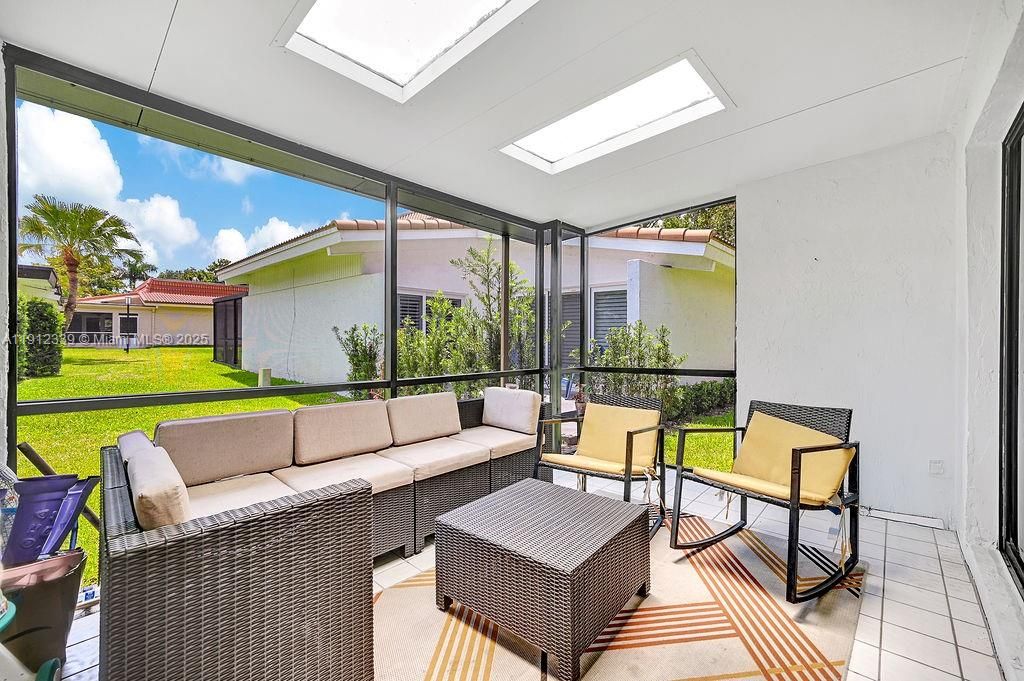 For Sale: $620,000 (2 beds, 2 baths, 2750 Square Feet)