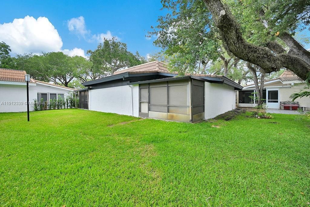 For Sale: $620,000 (2 beds, 2 baths, 2750 Square Feet)