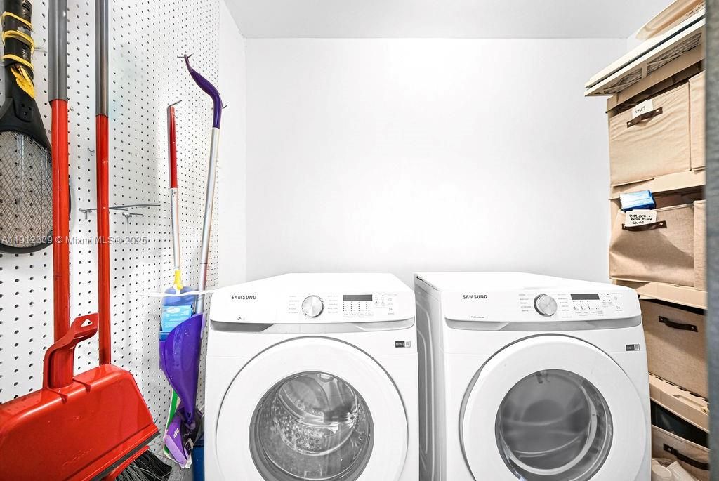 For Sale: $620,000 (2 beds, 2 baths, 2750 Square Feet)