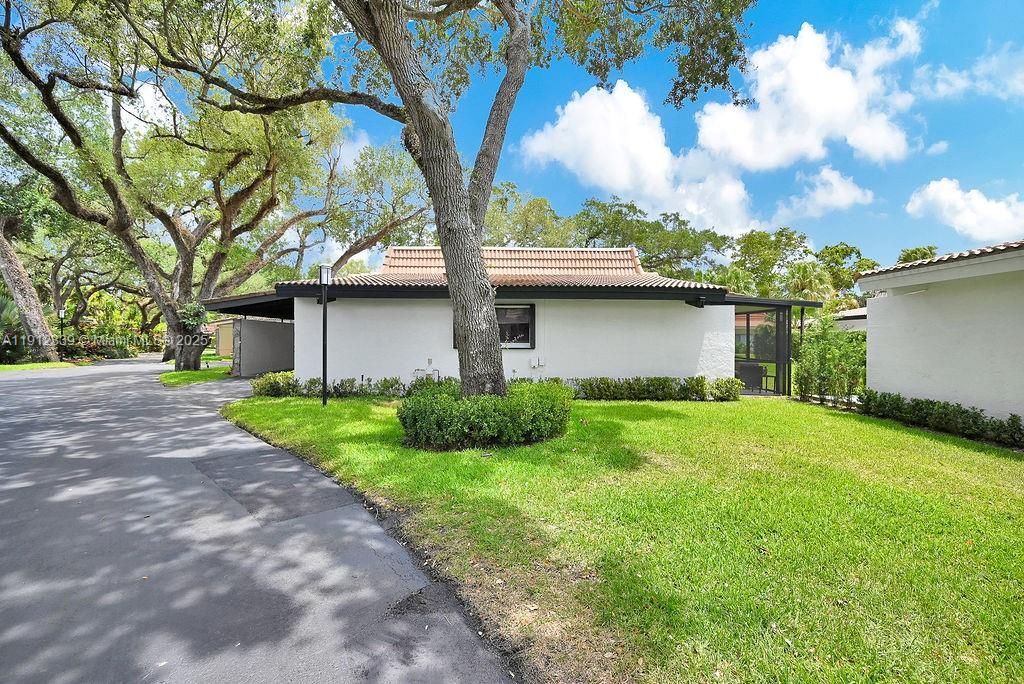 For Sale: $620,000 (2 beds, 2 baths, 2750 Square Feet)