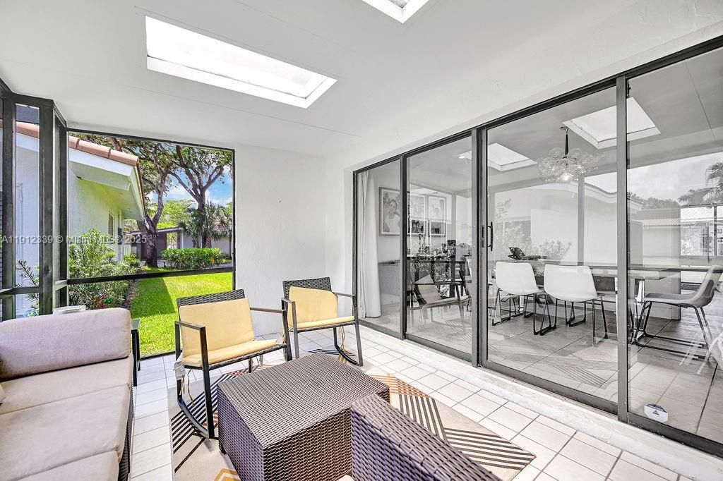 For Sale: $620,000 (2 beds, 2 baths, 2750 Square Feet)