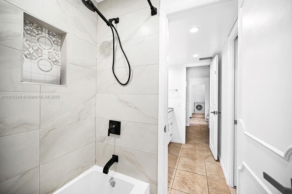 For Sale: $620,000 (2 beds, 2 baths, 2750 Square Feet)