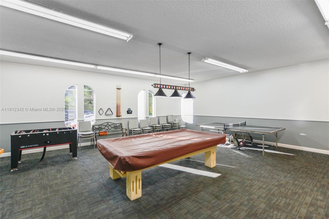 For Sale: $345,000 (2 beds, 2 baths, 1135 Square Feet)