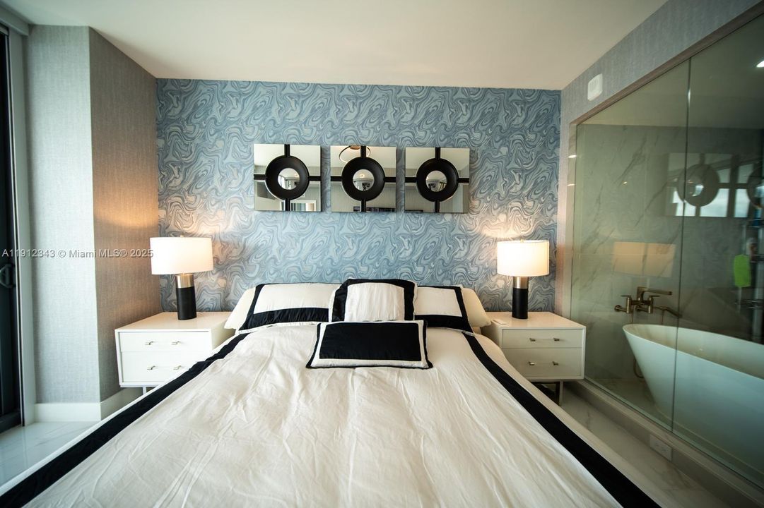 Под контрактом: $7,800 (2 спален, 2 ванн, 1276 Квадратных фут)