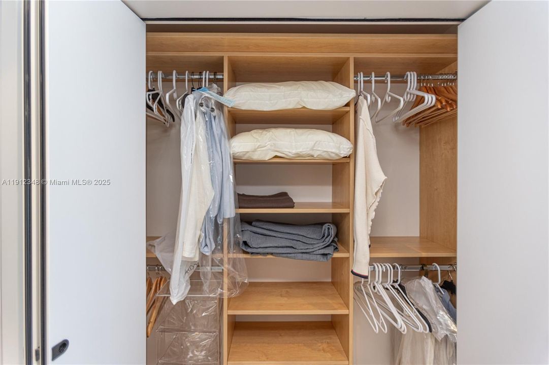 待售: $2,100,000 (2 贝兹, 2 浴室, 1499 平方英尺)