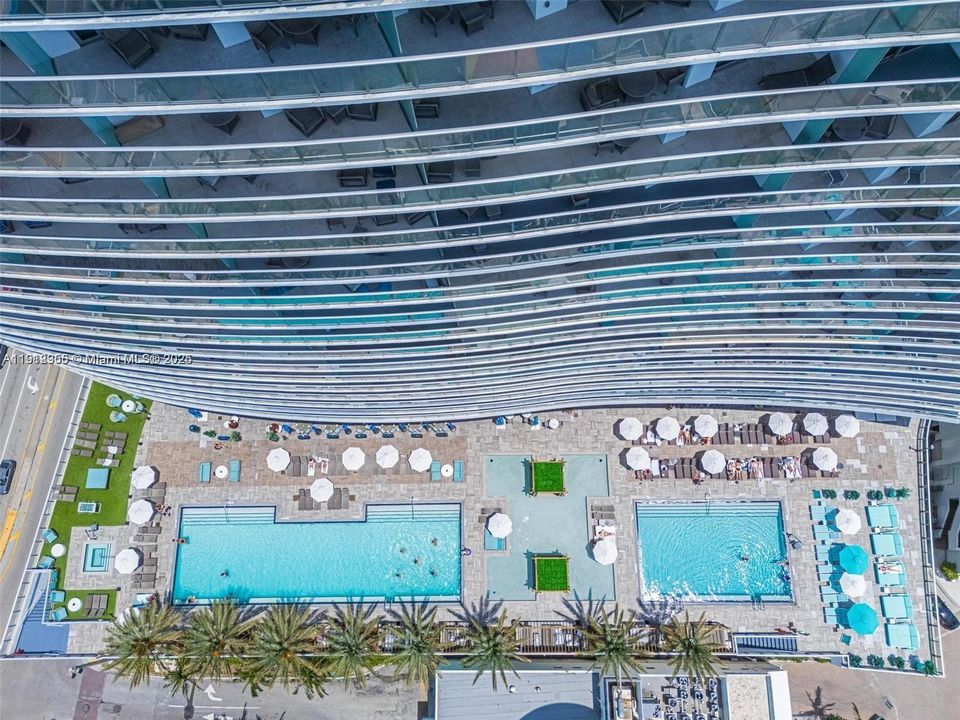 Active With Contract: $795,000 (2 beds, 2 baths, 1179 Square Feet)