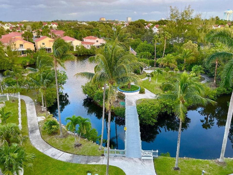 На продажу: $424,900 (2 спален, 2 ванн, 1126 Квадратных фут)