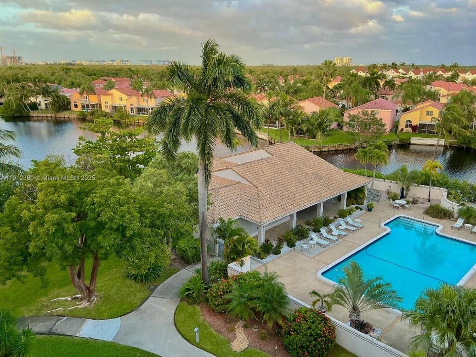 На продажу: $424,900 (2 спален, 2 ванн, 1126 Квадратных фут)