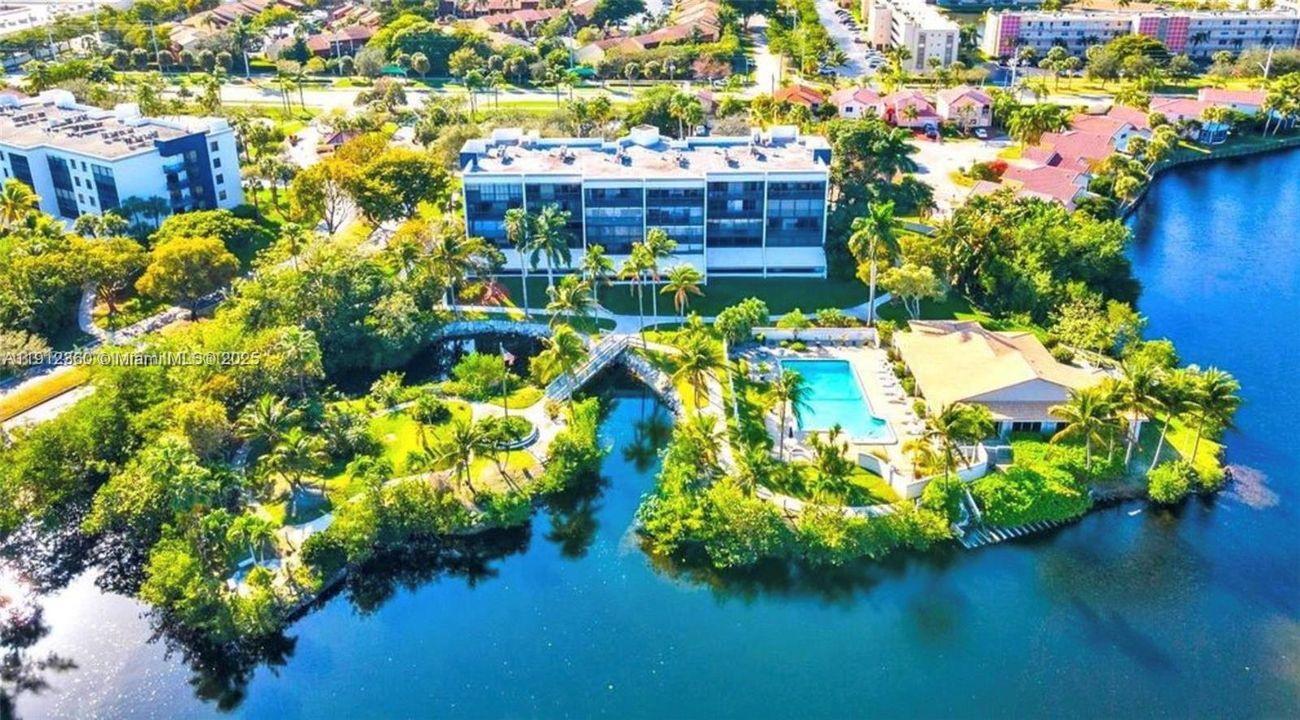 На продажу: $424,900 (2 спален, 2 ванн, 1126 Квадратных фут)