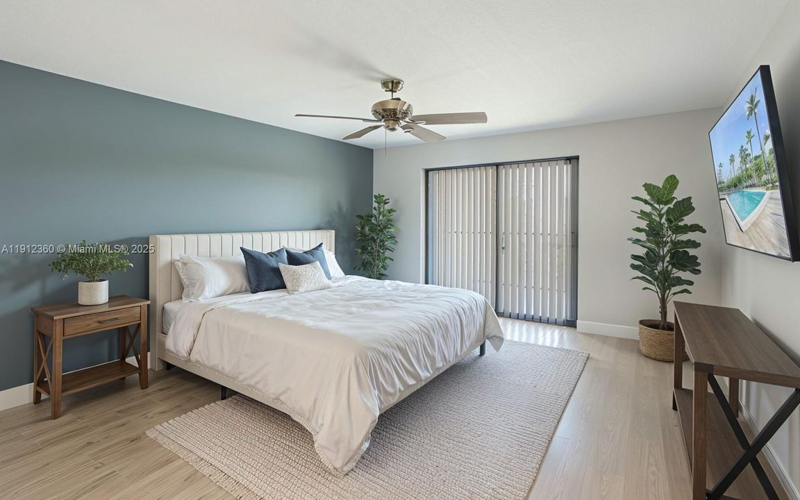 Master bedroom - 14 x 12'3.