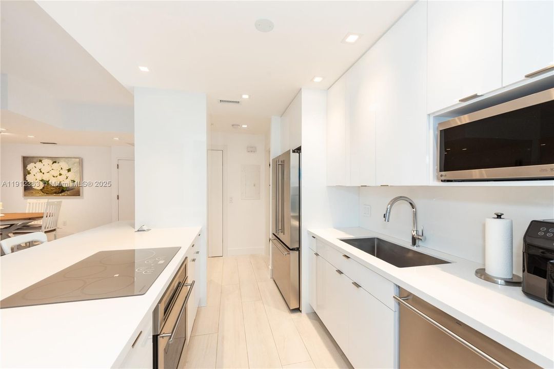 待售: $1,290,000 (2 贝兹, 2 浴室, 1480 平方英尺)