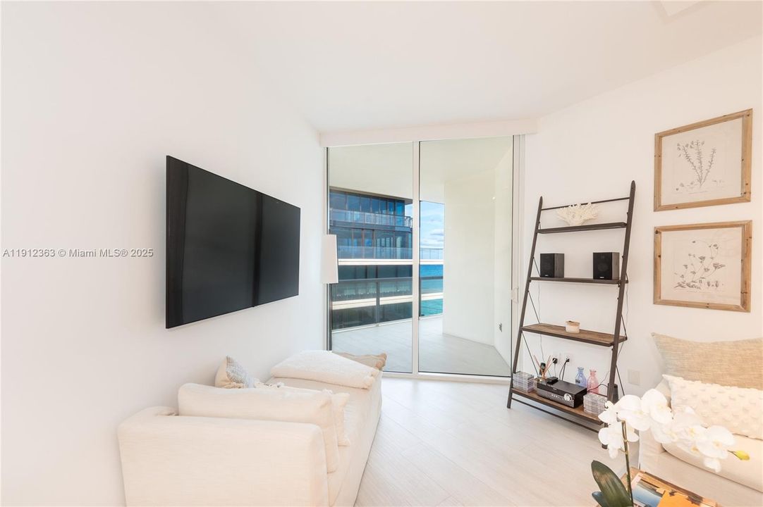 待售: $1,290,000 (2 贝兹, 2 浴室, 1480 平方英尺)