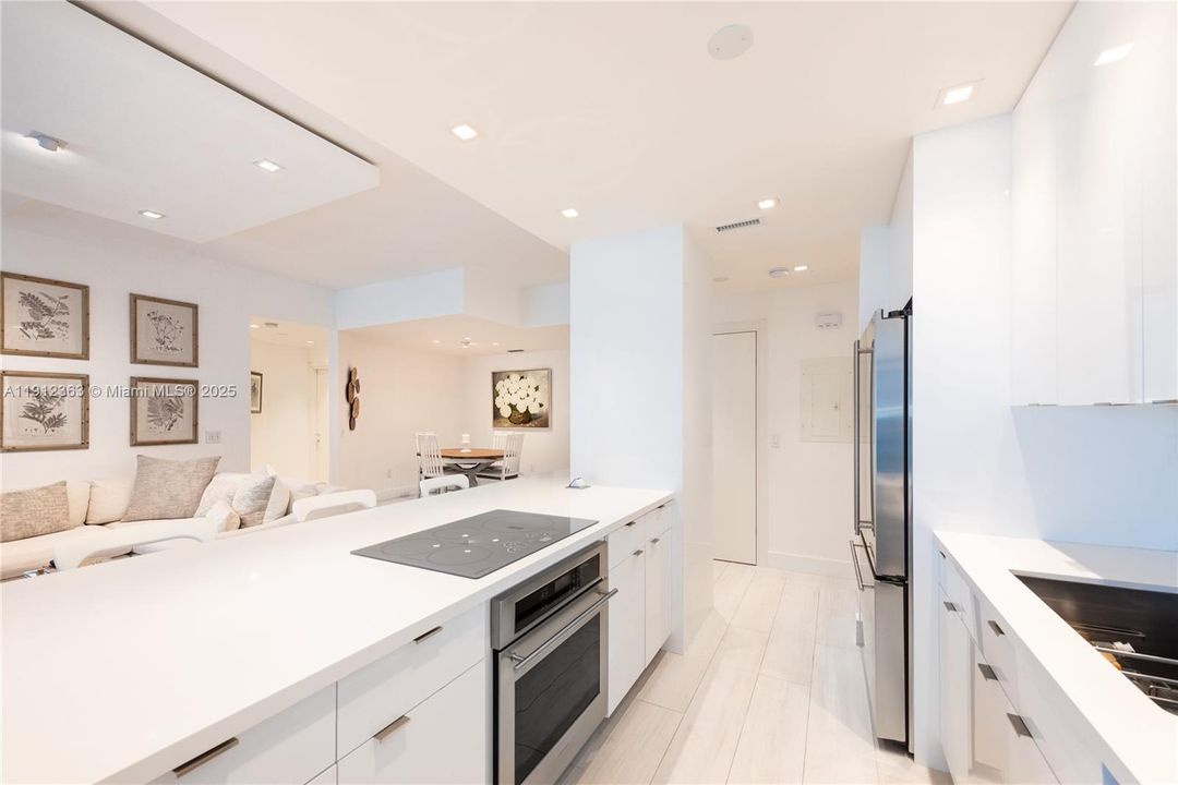 待售: $1,290,000 (2 贝兹, 2 浴室, 1480 平方英尺)