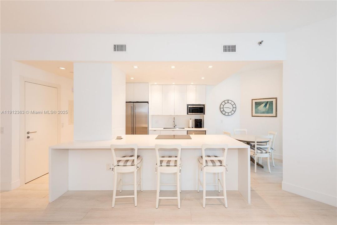 待售: $1,290,000 (2 贝兹, 2 浴室, 1480 平方英尺)