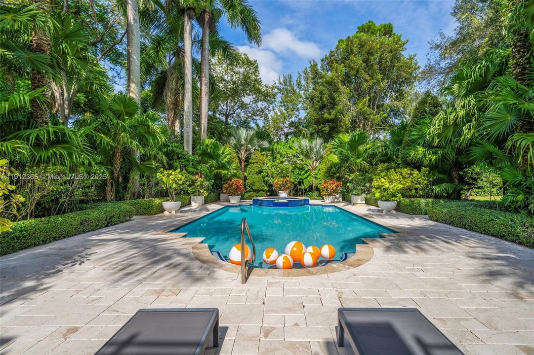 For Sale: $10,800,000 (7 beds, 7 baths, 8485 Square Feet)
