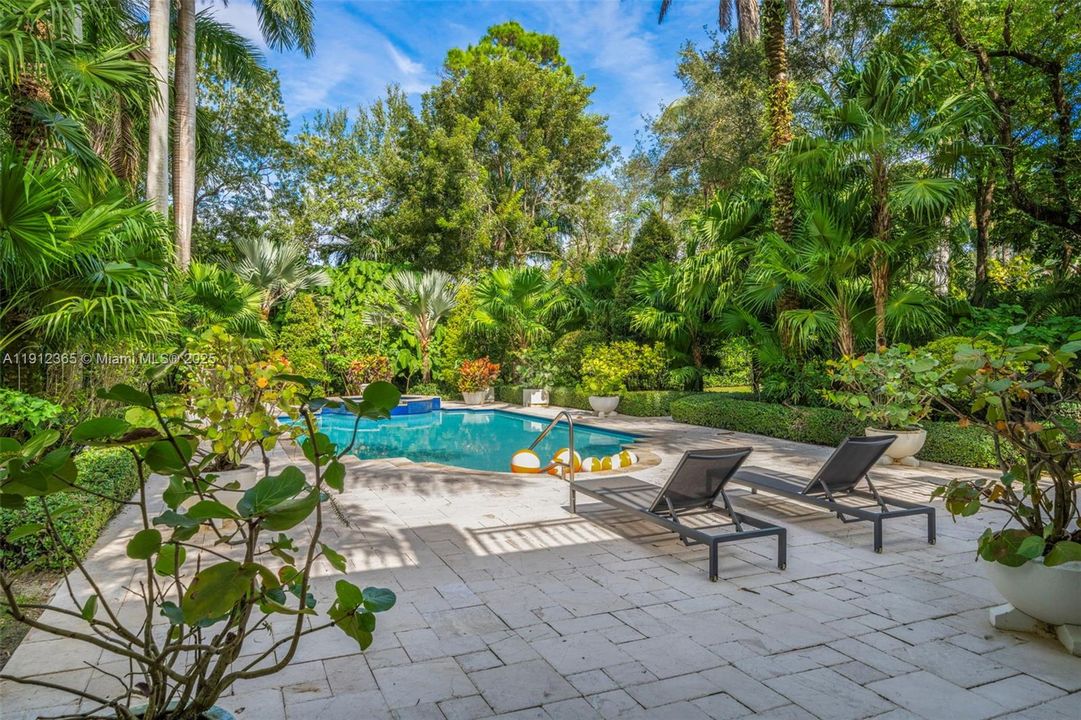 For Sale: $10,800,000 (7 beds, 7 baths, 8485 Square Feet)