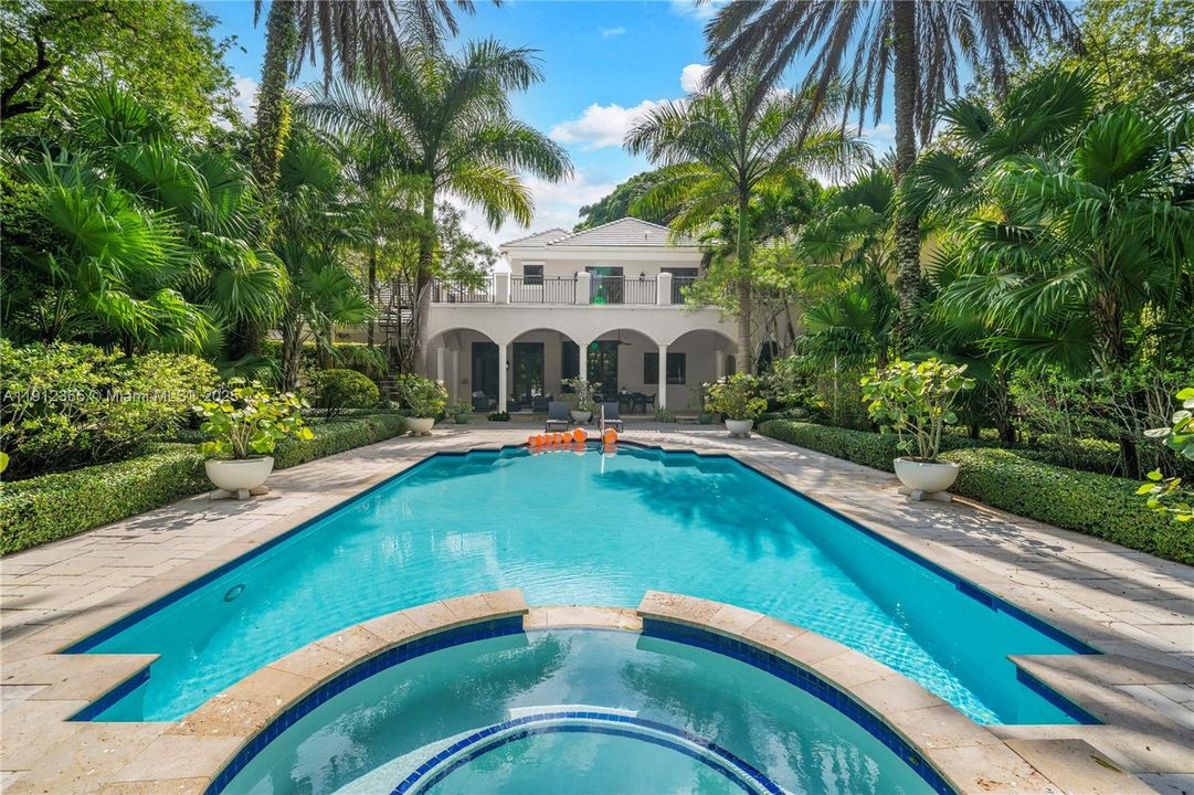 For Sale: $10,800,000 (7 beds, 7 baths, 8485 Square Feet)