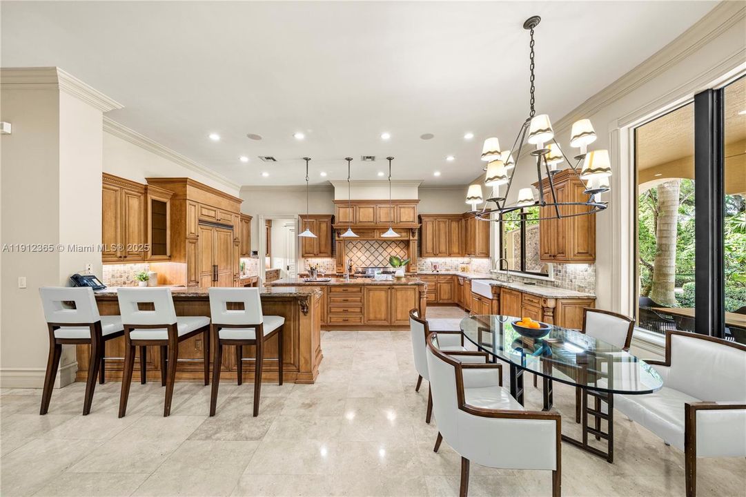 For Sale: $10,800,000 (7 beds, 7 baths, 8485 Square Feet)