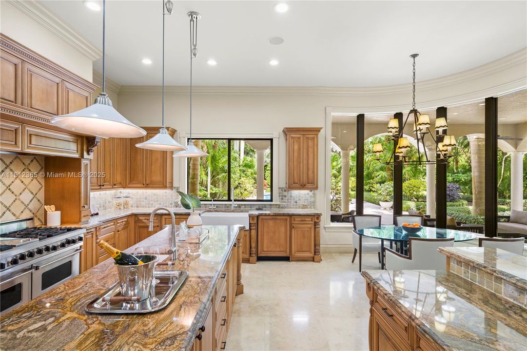 For Sale: $10,800,000 (7 beds, 7 baths, 8485 Square Feet)