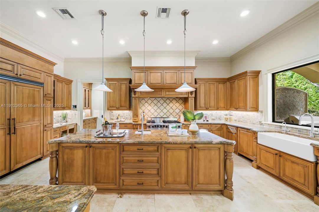 For Sale: $10,800,000 (7 beds, 7 baths, 8485 Square Feet)