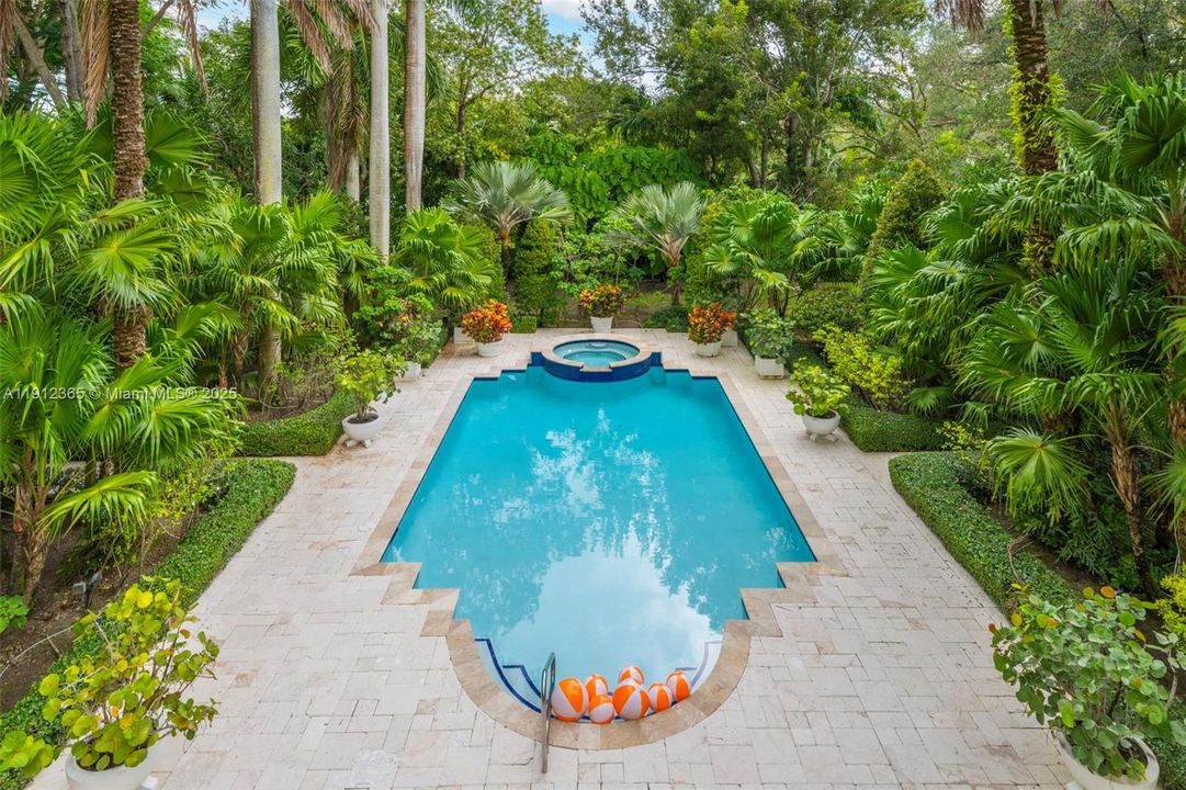 For Sale: $10,800,000 (7 beds, 7 baths, 8485 Square Feet)