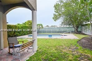 出租: $8,500 (4 贝兹, 3 浴室, 3046 平方英尺)