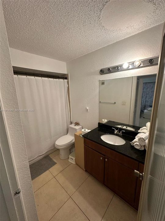 For Sale: $250,000 (1 beds, 1 baths, 586 Square Feet)