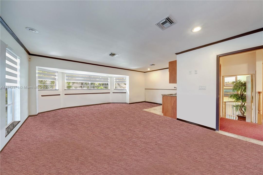 For Sale: $1,646,000 (2 beds, 2 baths, 2090 Square Feet)