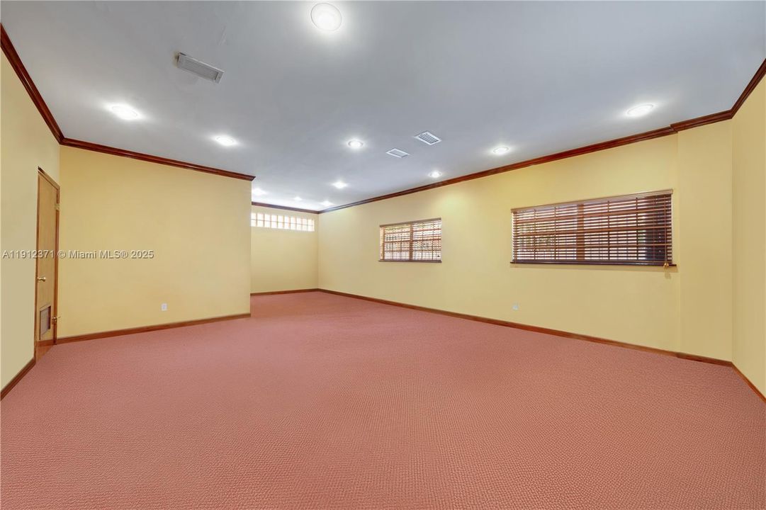 For Sale: $1,646,000 (2 beds, 2 baths, 2090 Square Feet)