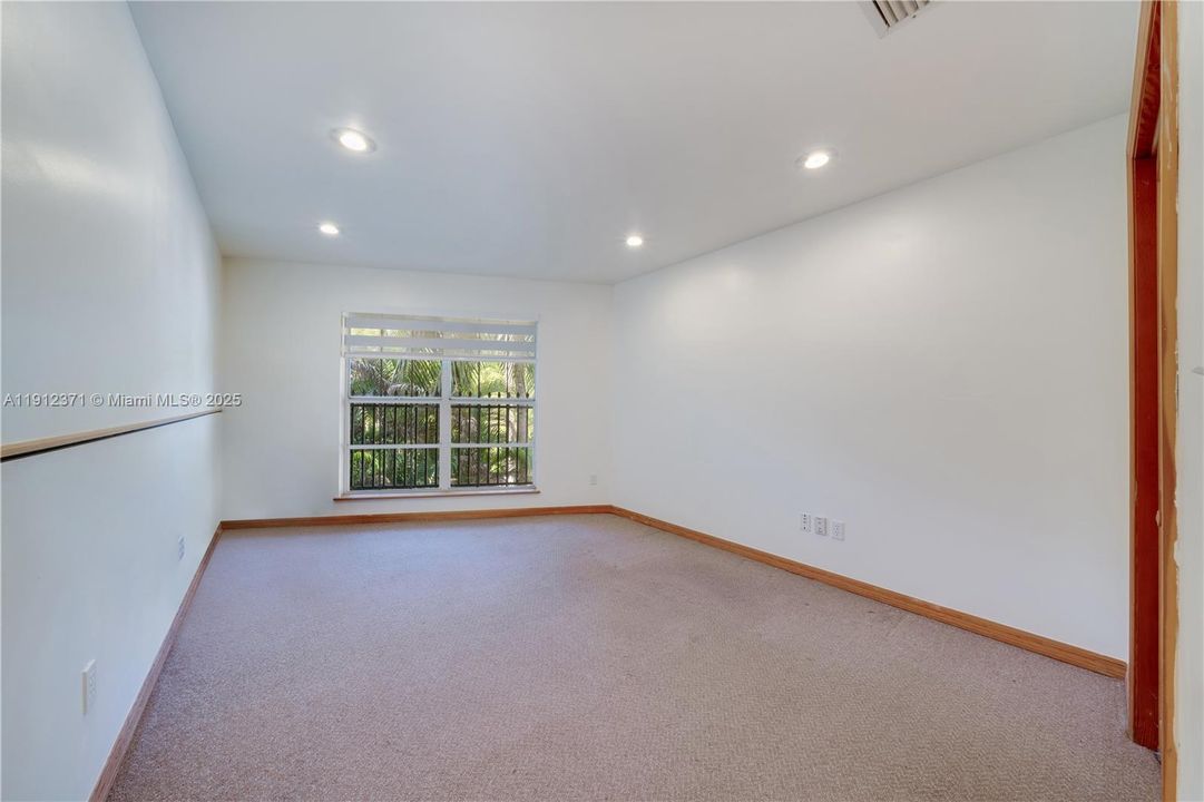 For Sale: $1,646,000 (2 beds, 2 baths, 2090 Square Feet)