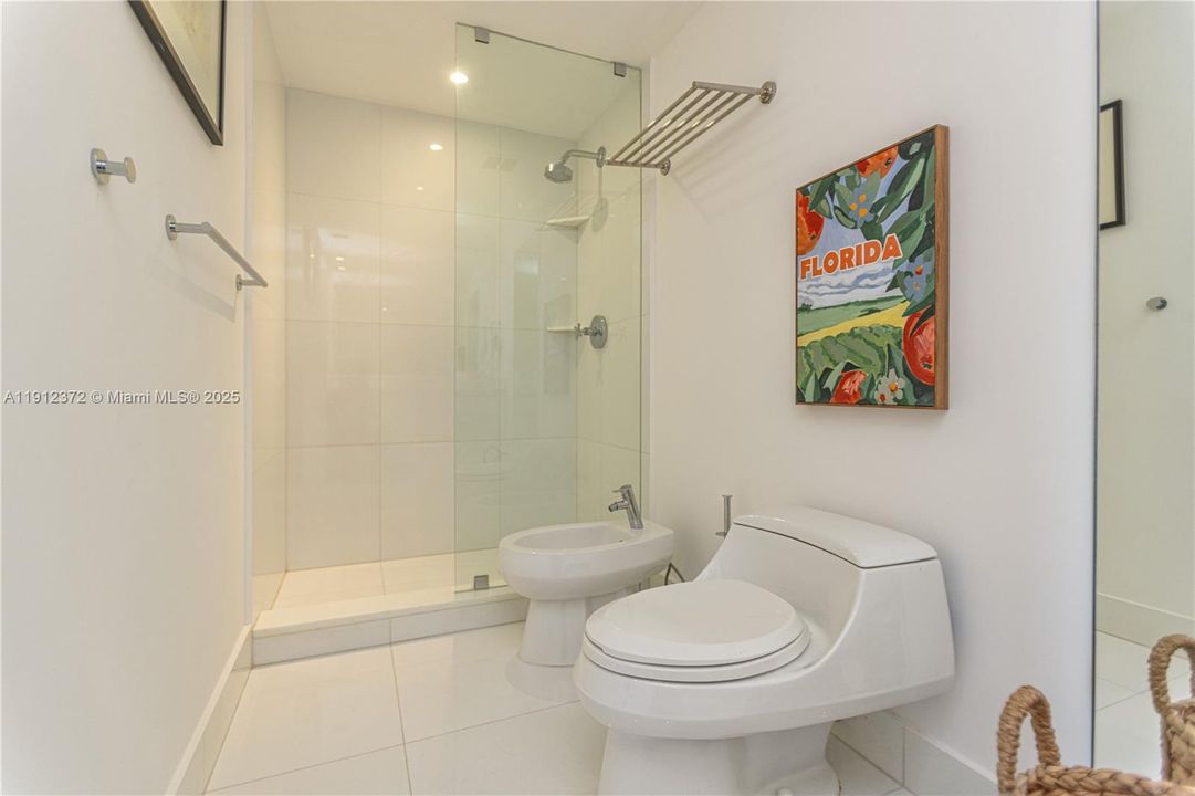 For Rent: $11,000 (2 beds, 2 baths, 1499 Square Feet)