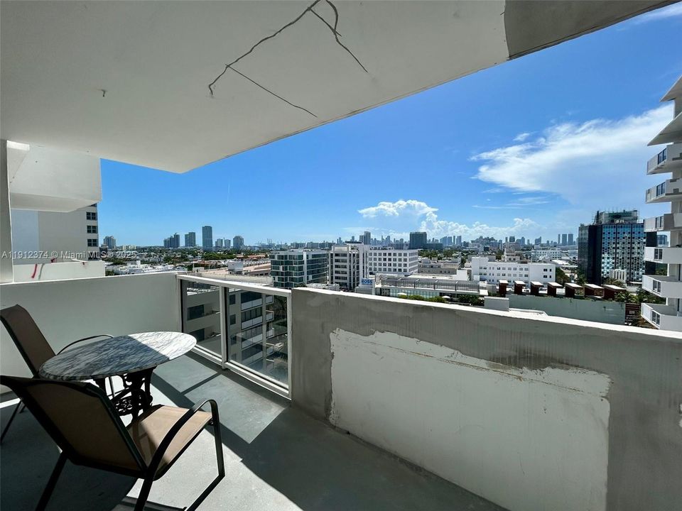 For Sale: $375,000 (0 beds, 1 baths, 525 Square Feet)