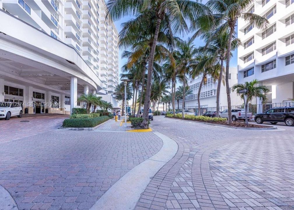 For Sale: $375,000 (0 beds, 1 baths, 525 Square Feet)
