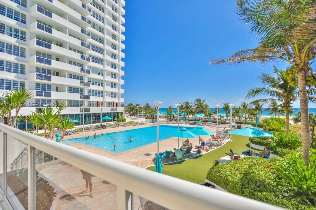 For Sale: $375,000 (0 beds, 1 baths, 525 Square Feet)