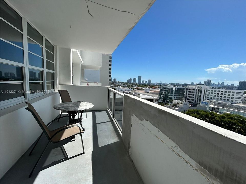 For Sale: $375,000 (0 beds, 1 baths, 525 Square Feet)