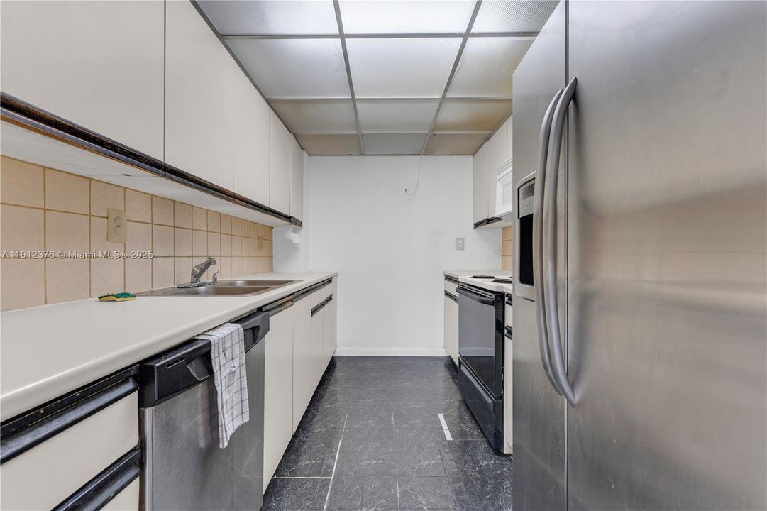 For Sale: $490,000 (2 beds, 2 baths, 1185 Square Feet)