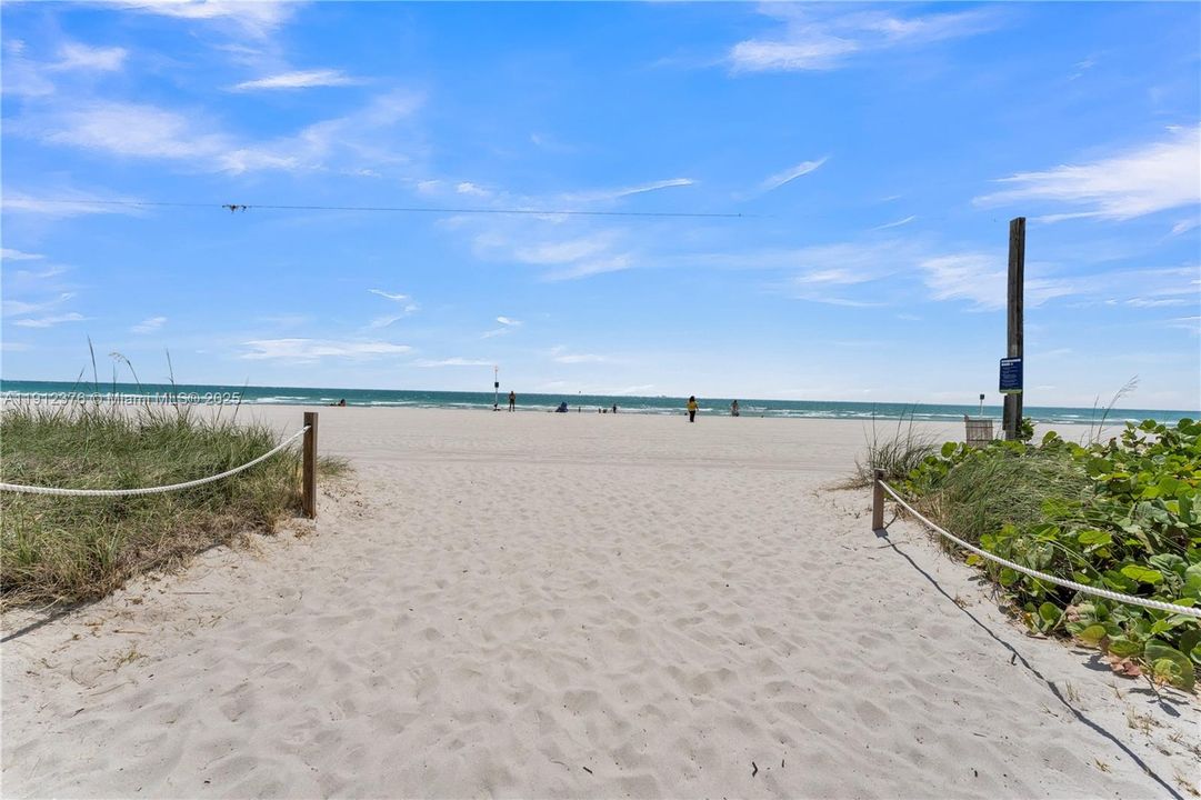 For Sale: $490,000 (2 beds, 2 baths, 1185 Square Feet)