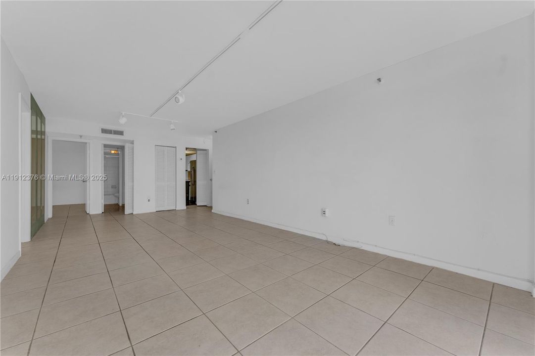 For Sale: $490,000 (2 beds, 2 baths, 1185 Square Feet)