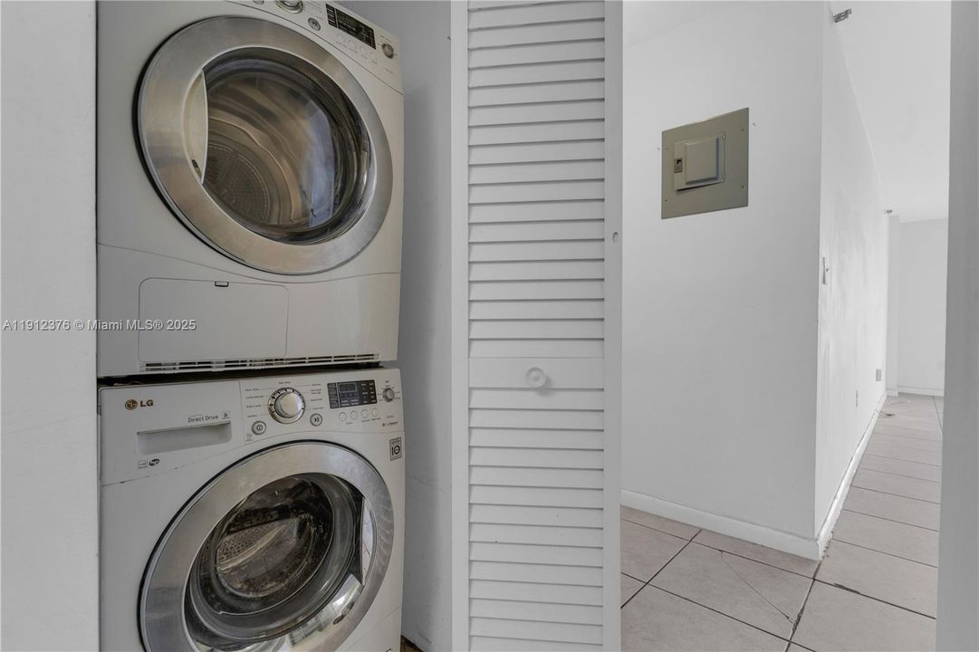 For Sale: $490,000 (2 beds, 2 baths, 1185 Square Feet)