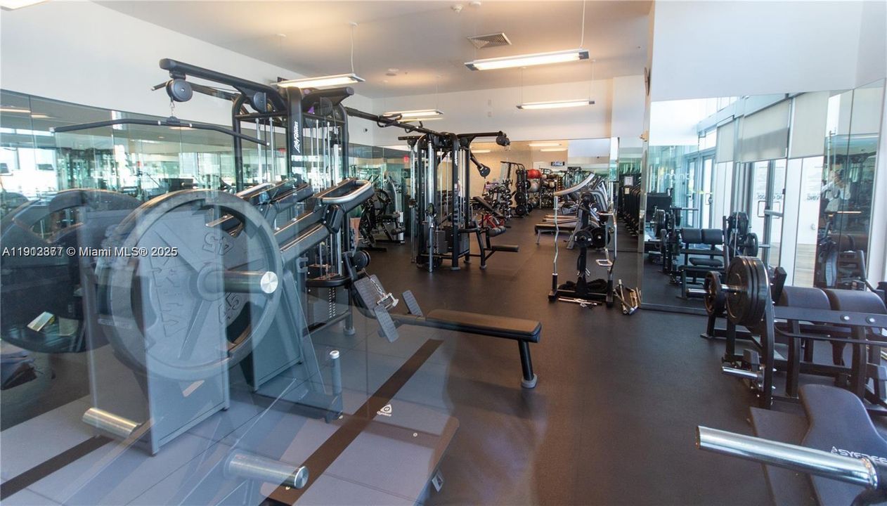 For Rent: $3,200 (1 beds, 1 baths, 789 Square Feet)