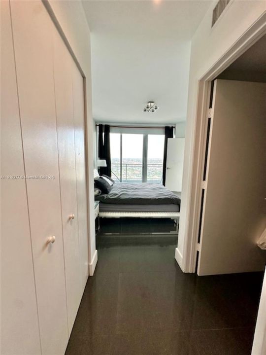 For Rent: $3,200 (1 beds, 1 baths, 789 Square Feet)