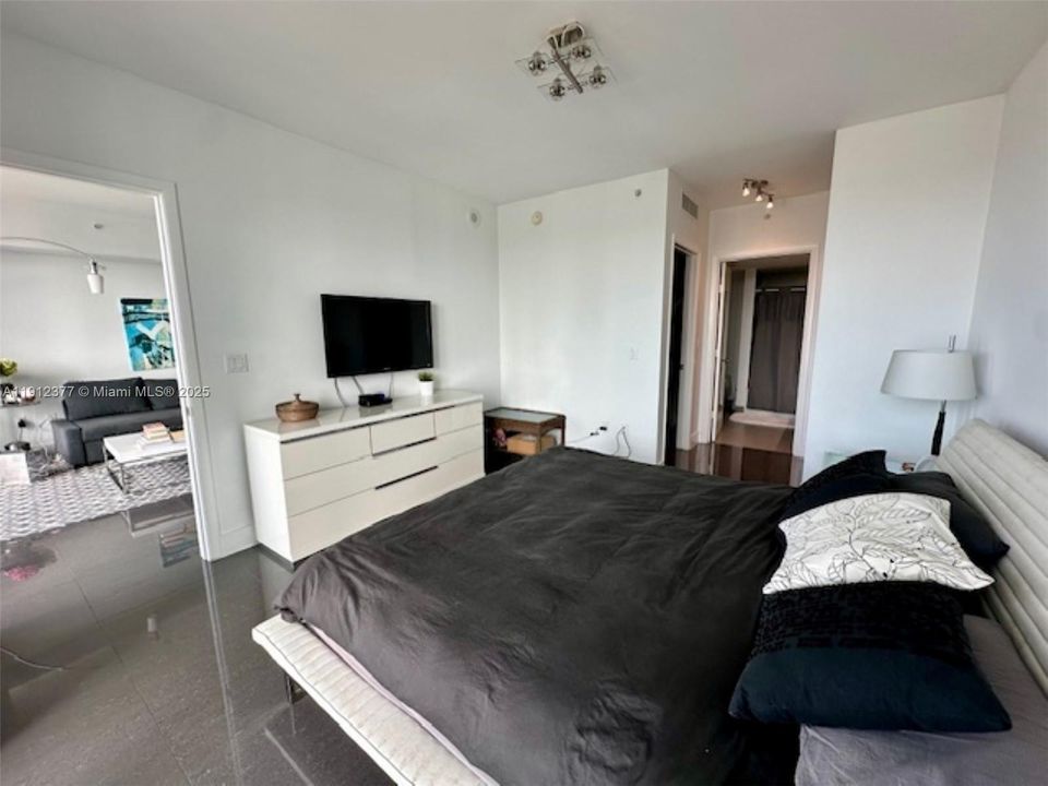 For Rent: $3,200 (1 beds, 1 baths, 789 Square Feet)