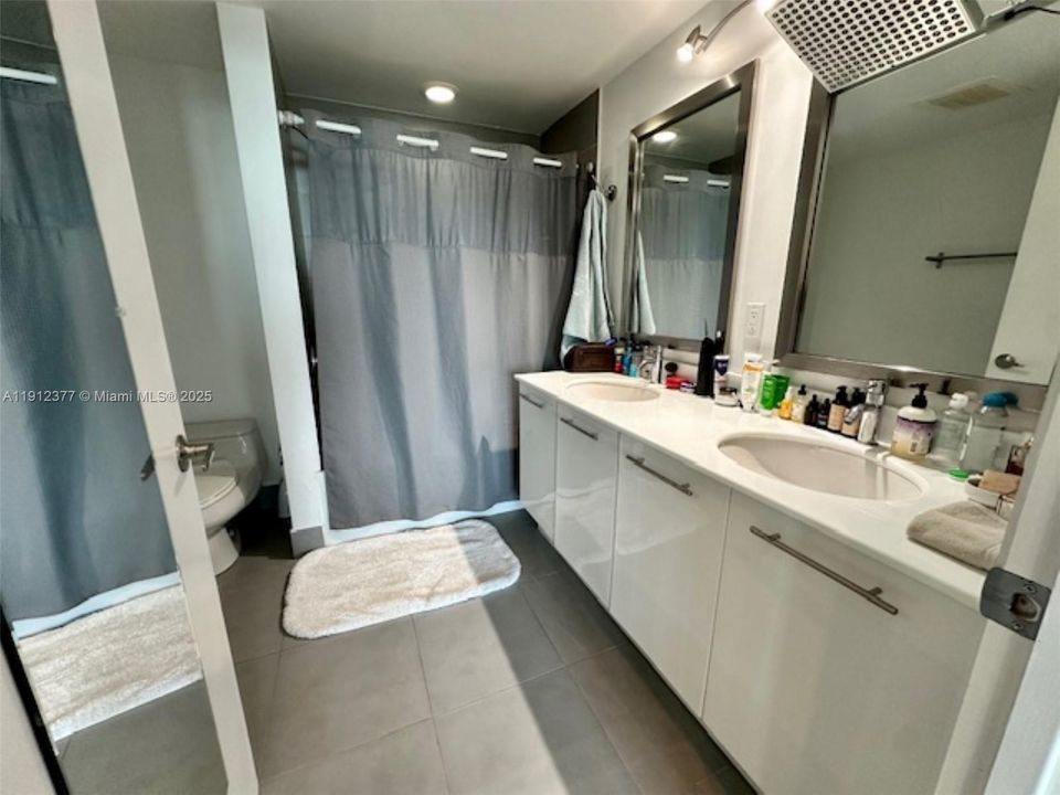 For Rent: $3,200 (1 beds, 1 baths, 789 Square Feet)