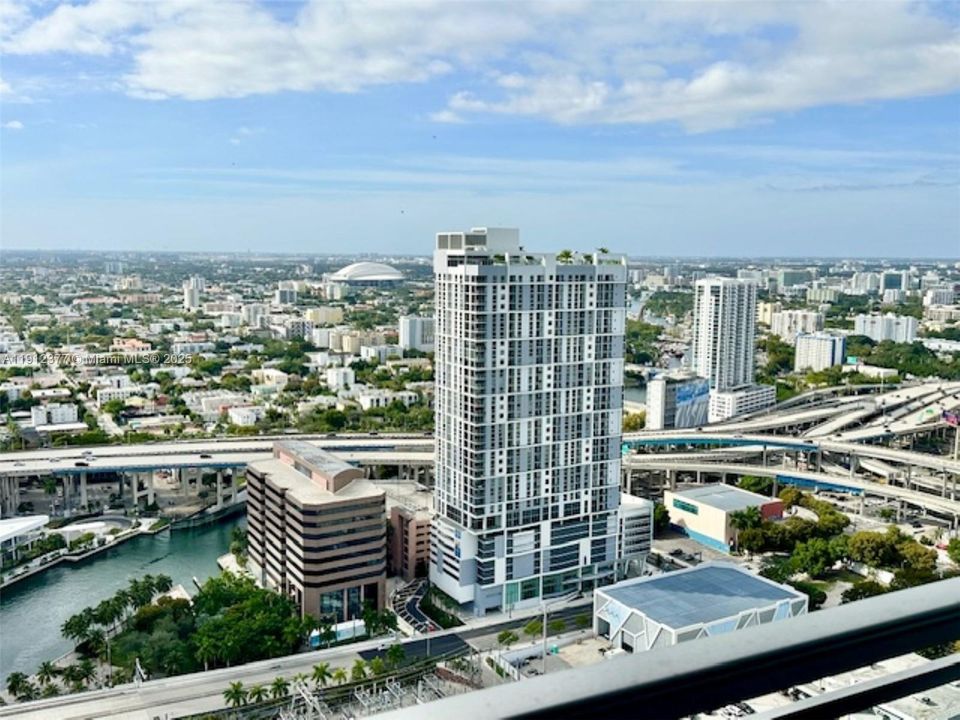 For Rent: $3,200 (1 beds, 1 baths, 789 Square Feet)