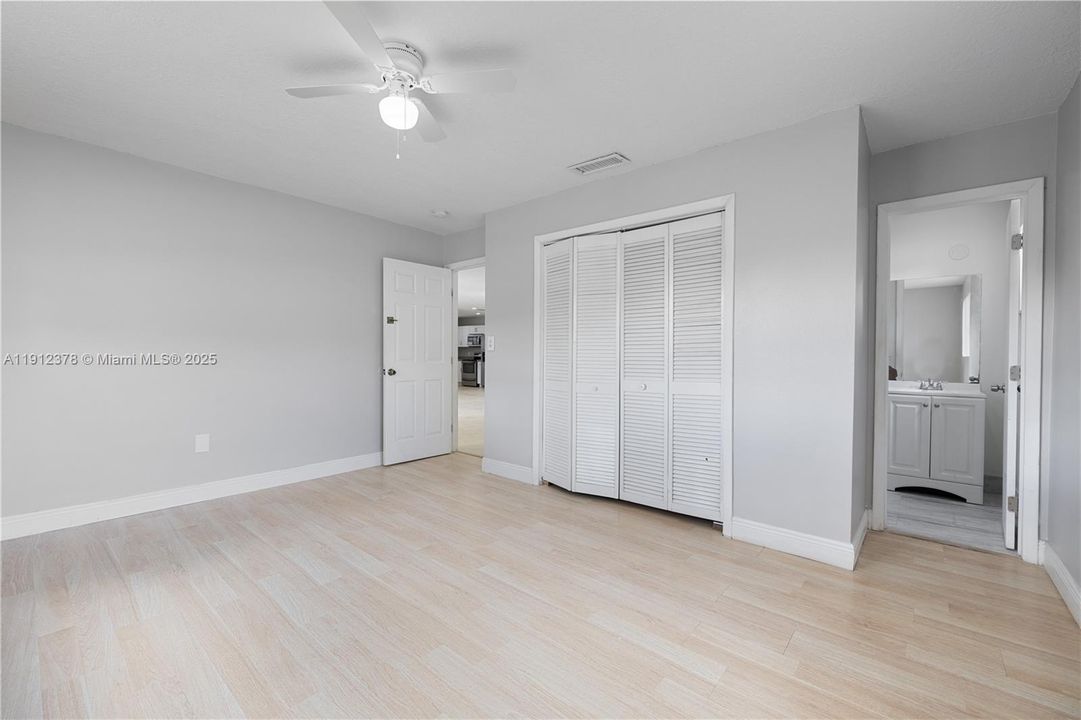 For Sale: $545,000 (3 beds, 2 baths, 1914 Square Feet)