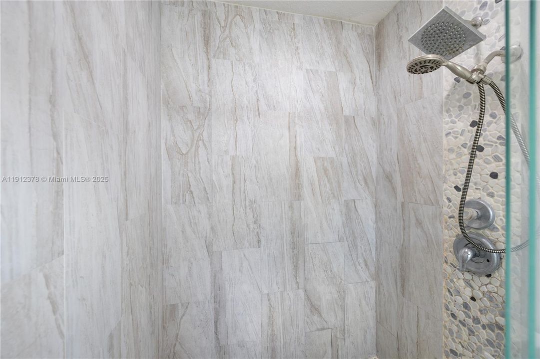 For Sale: $545,000 (3 beds, 2 baths, 1914 Square Feet)